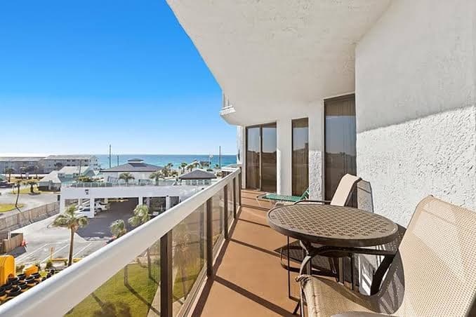 Surfside Resort, Serviced Apartment in Miramar Beach