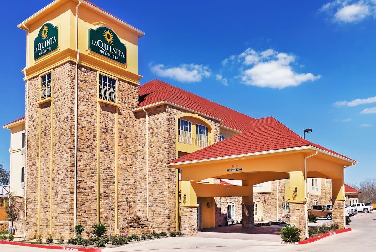La Quinta Inn & Suites by Wyndham Floresville, Hotel in Floresville
