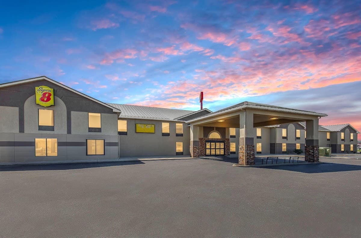 Super 8 by Wyndham Shepherdsville, Motel in Shepherdsville