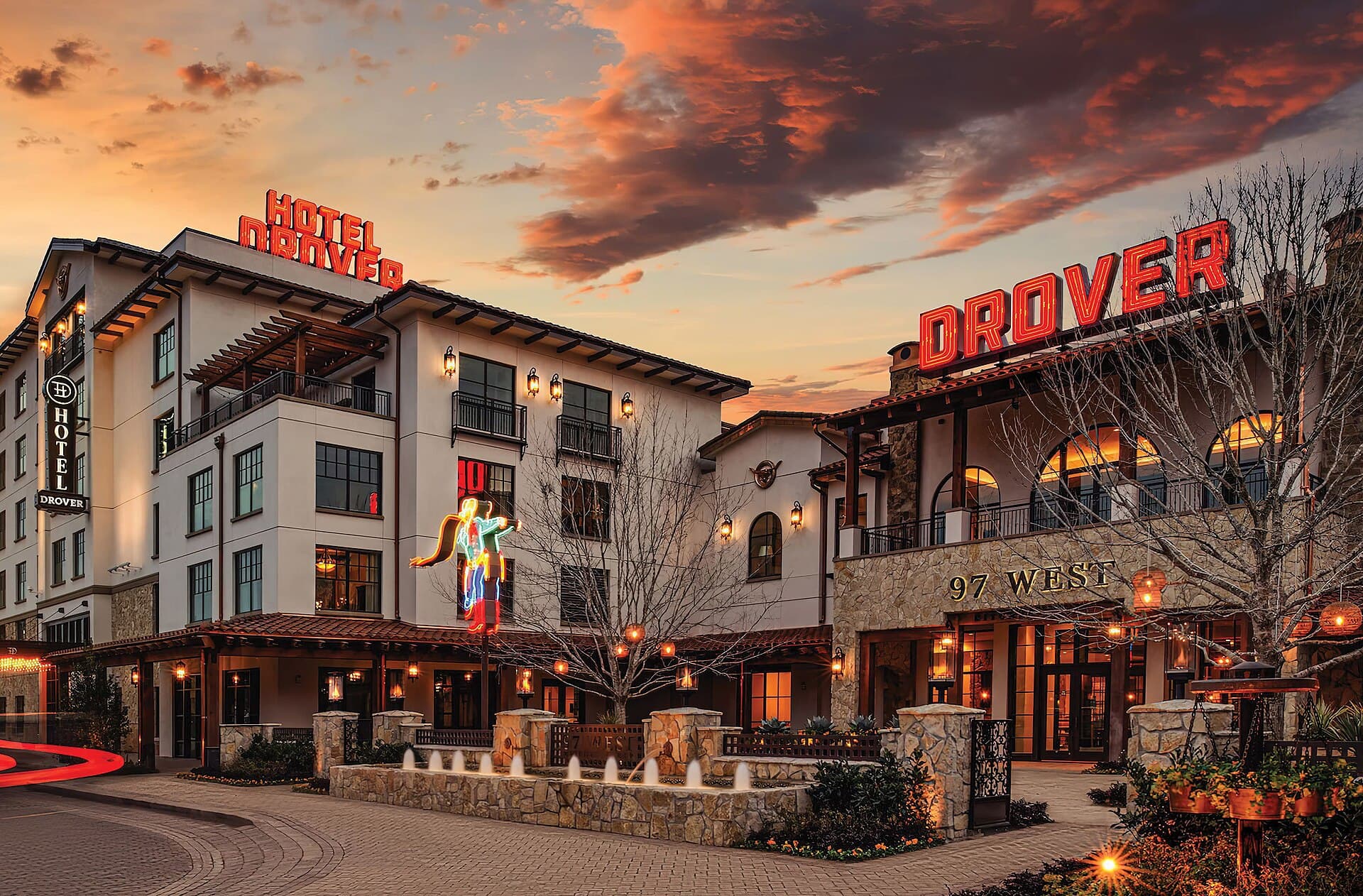 Hotel Drover (via Wikimedia Commons, CC BY-SA 4.0)