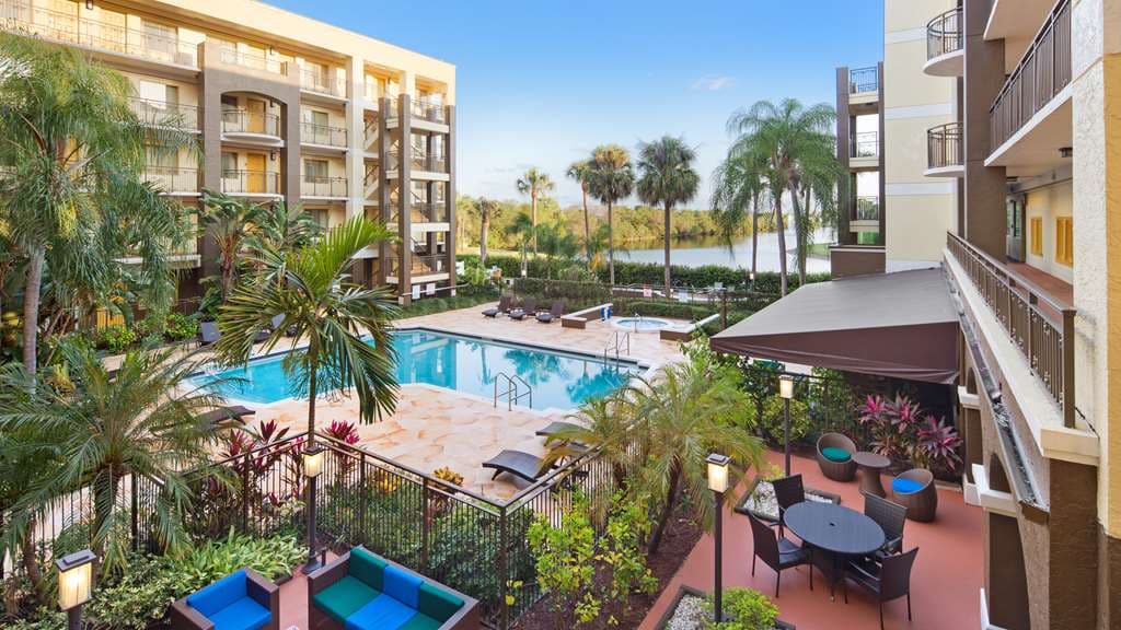 Best Western Plus Deerfield Beach Hotel & Suites, Hotel in Tedder