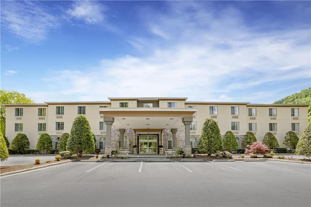 Best Western Plus River Escape Inn & Suites, Hotel in Sylva