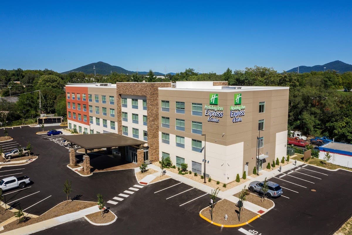Holiday Inn Express & Suites Roanoke Civic Center, Hotel in Roanoke