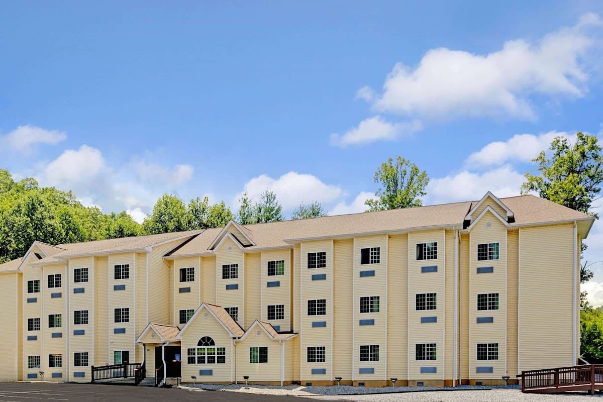 Microtel Inn & Suites by Wyndham Bryson City, Hotel in Bryson City
