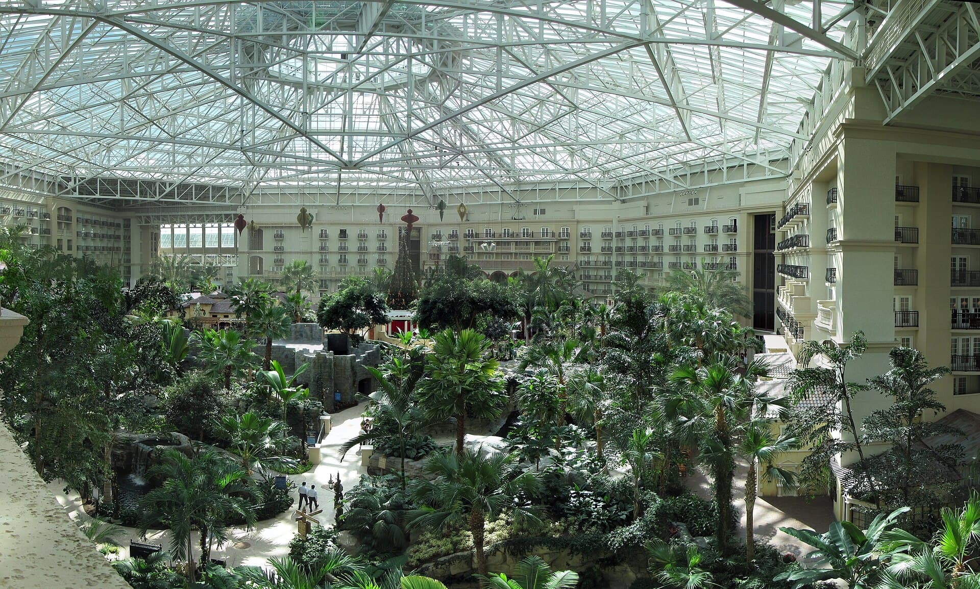 Gaylord Palms Resort & Convention Center (via Wikimedia Commons, CC BY-SA 3.0)