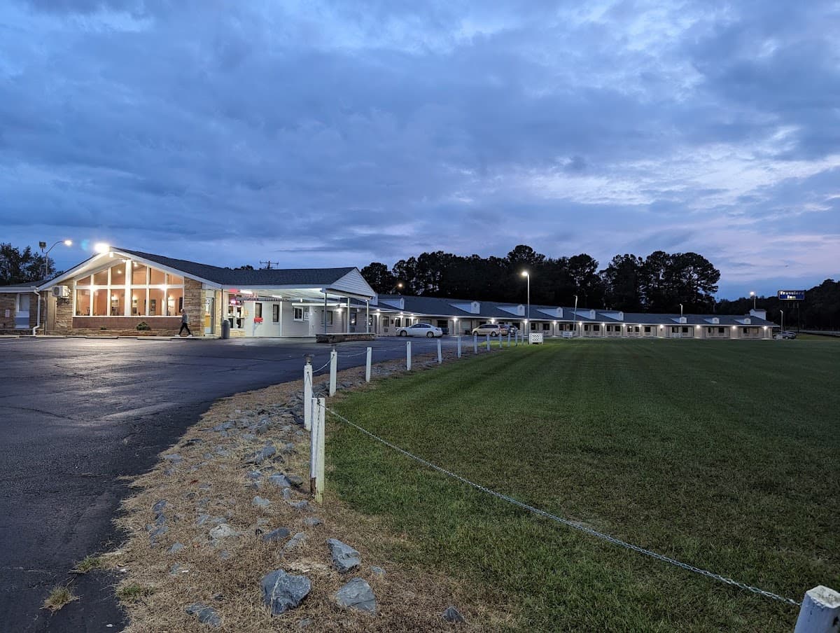 Travelers Inn, Motel in Four Oaks
