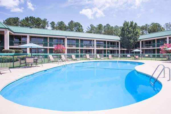 Ramada & Suites Warner Robins, Hotel in Warner Robins
