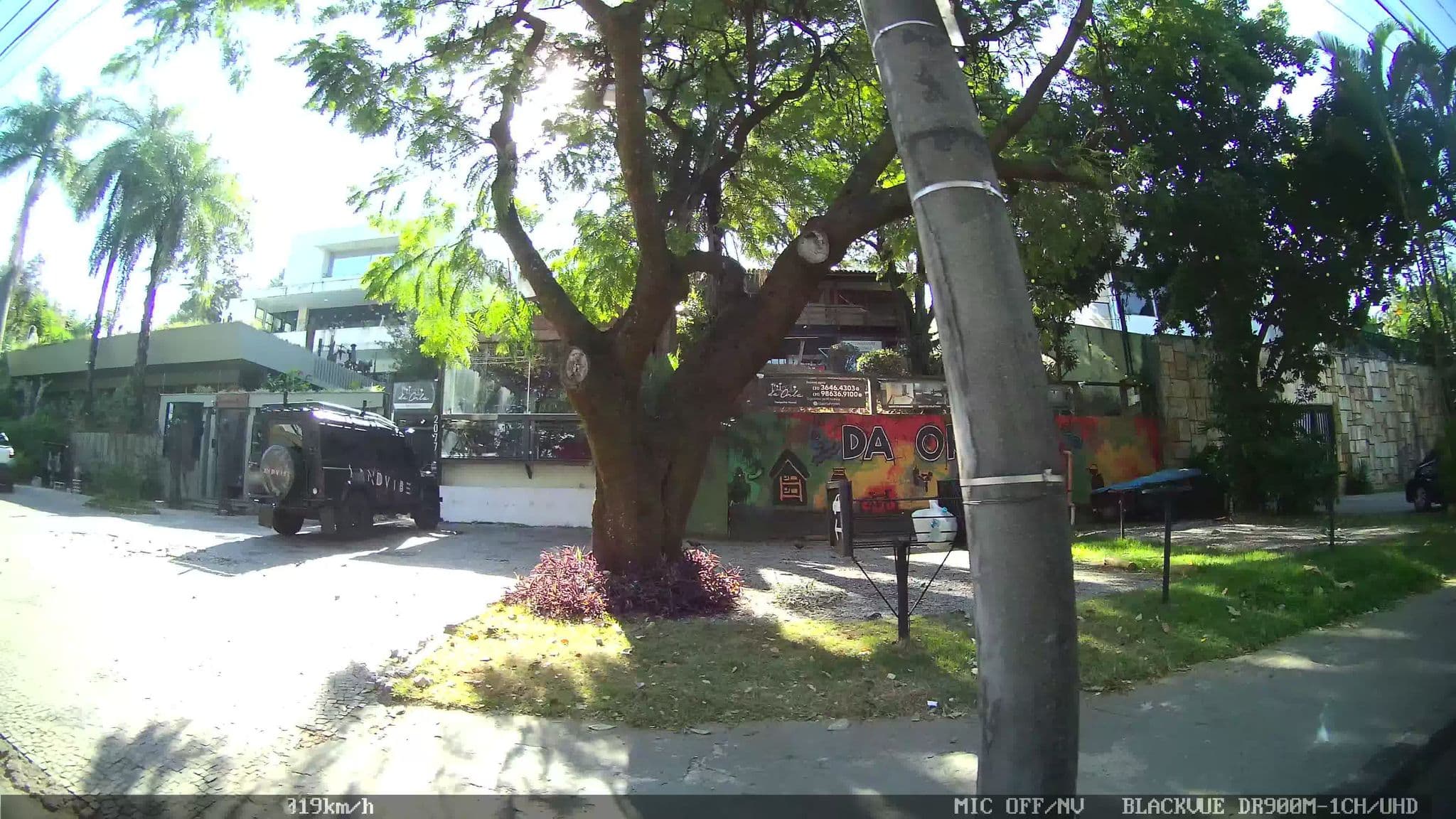 Street view near Da Orla Pampulha Hostel, Belo Horizonte — © kaart_1 (CC BY-SA · Mapillary)