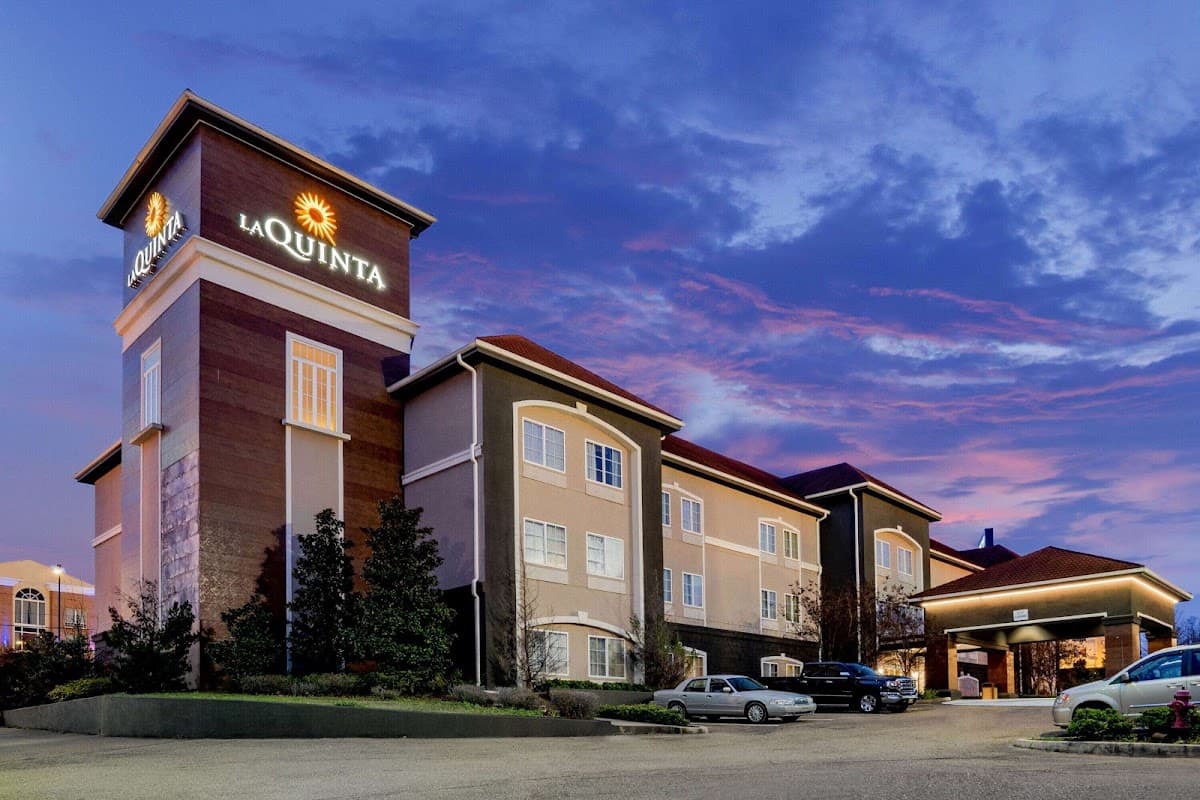 La Quinta Inn & Suites Vicksburg, Hotel in Beechwood