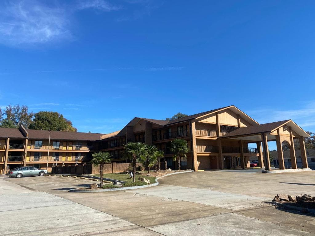 American Inn & Suites, Hotel in Morrow