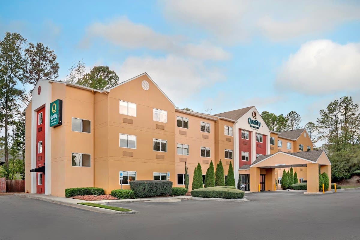 Quality Inn & Suites Birmingham - Highway 280, Hotel in Lake Purdy