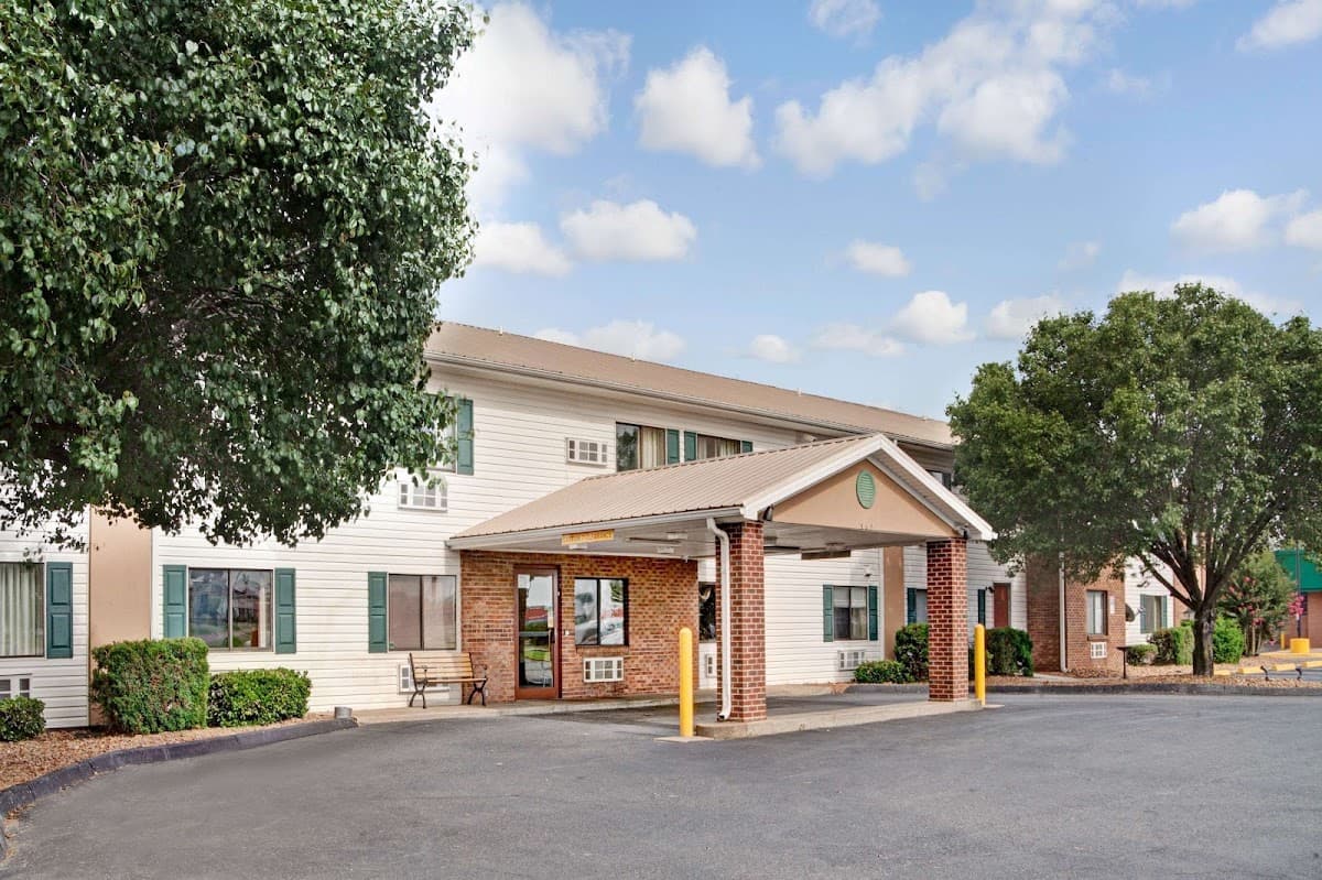Super 8 by Wyndham West Memphis, Motel in West Memphis