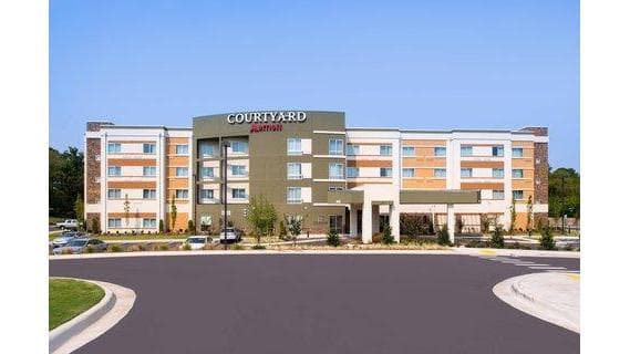 Courtyard Hot Springs, Hotel in Lake Hamilton
