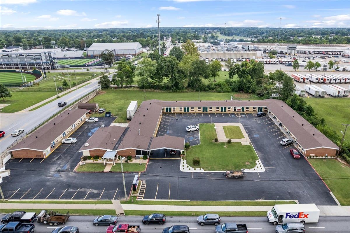 Guest Inn, Motel in Rogers
