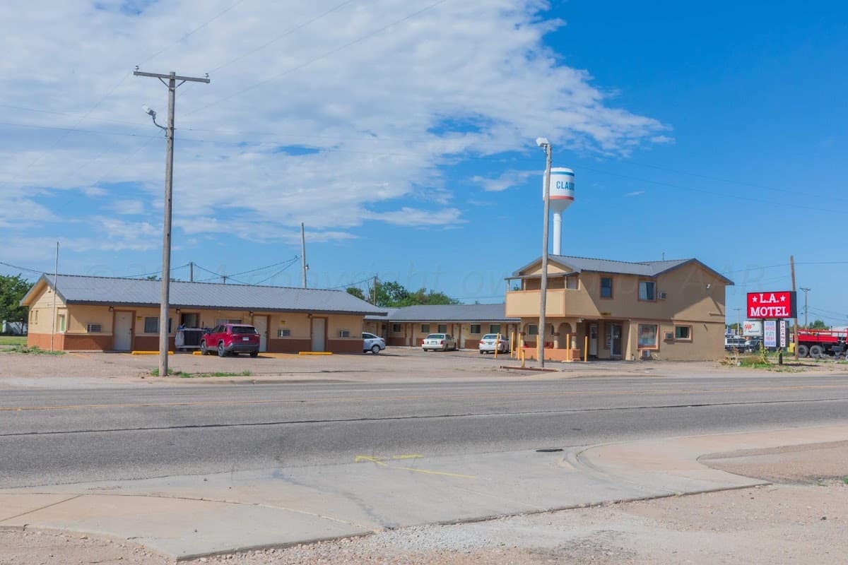 L.A. Motel, Motel in Claude