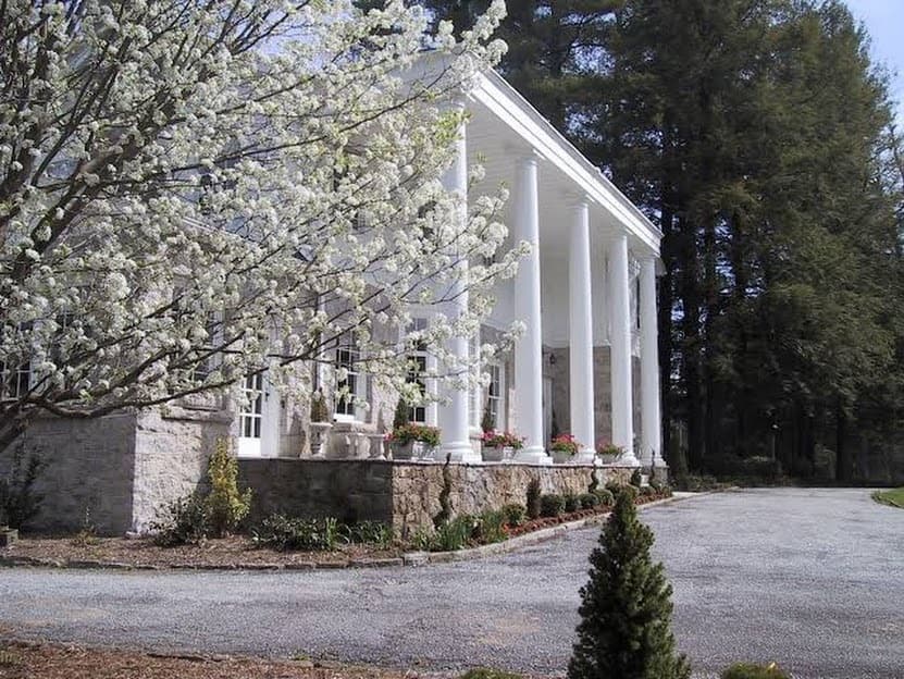 Pinebrook Manor Bed & Breakfast Inn, Hotel in Valley Hill