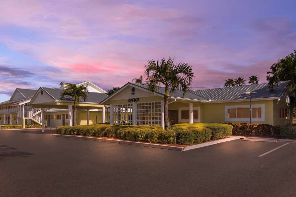Best Western Port Saint Lucie, Hotel in River Park