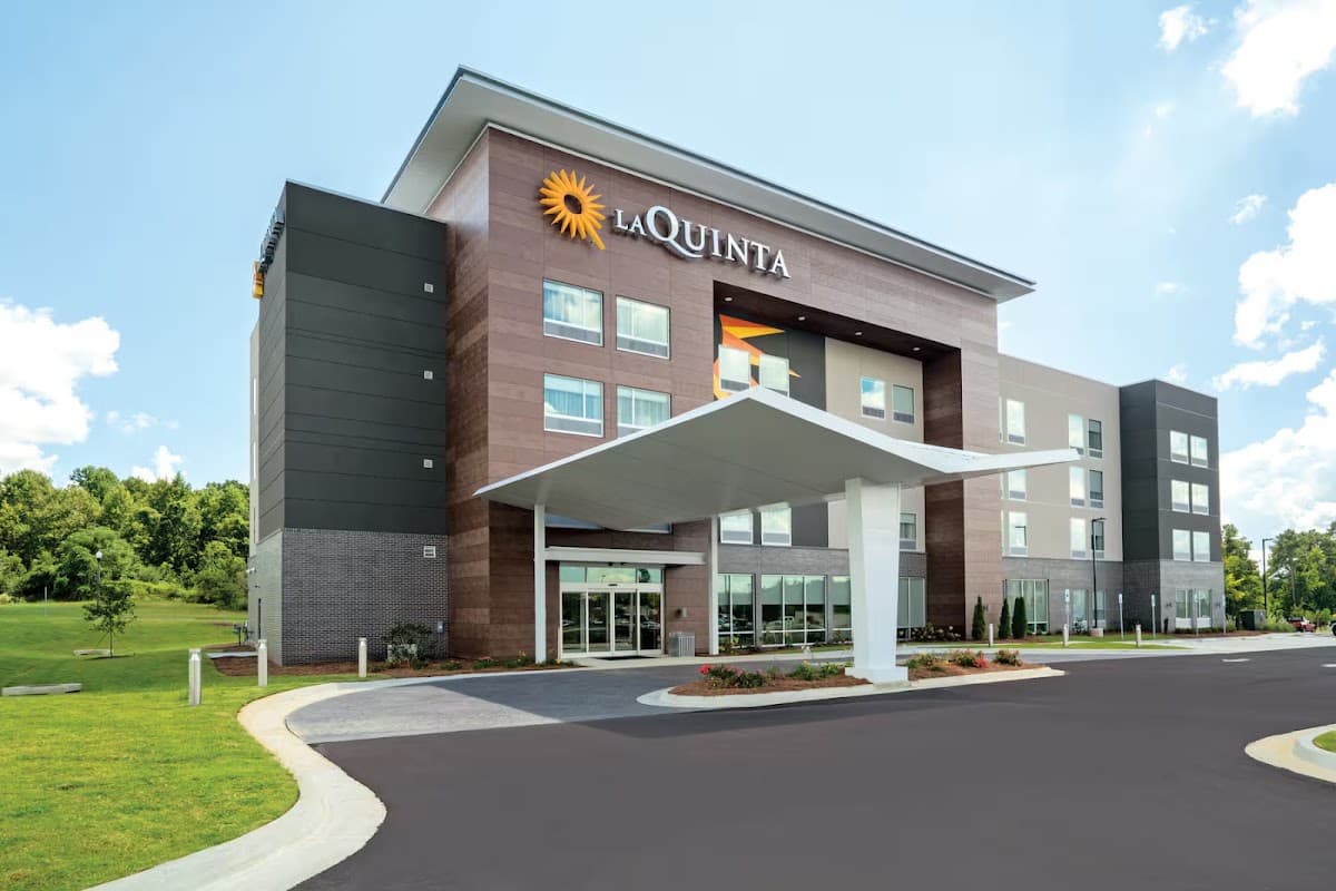 La Quinta Inn & Suites Opelika Auburn, Hotel in Opelika