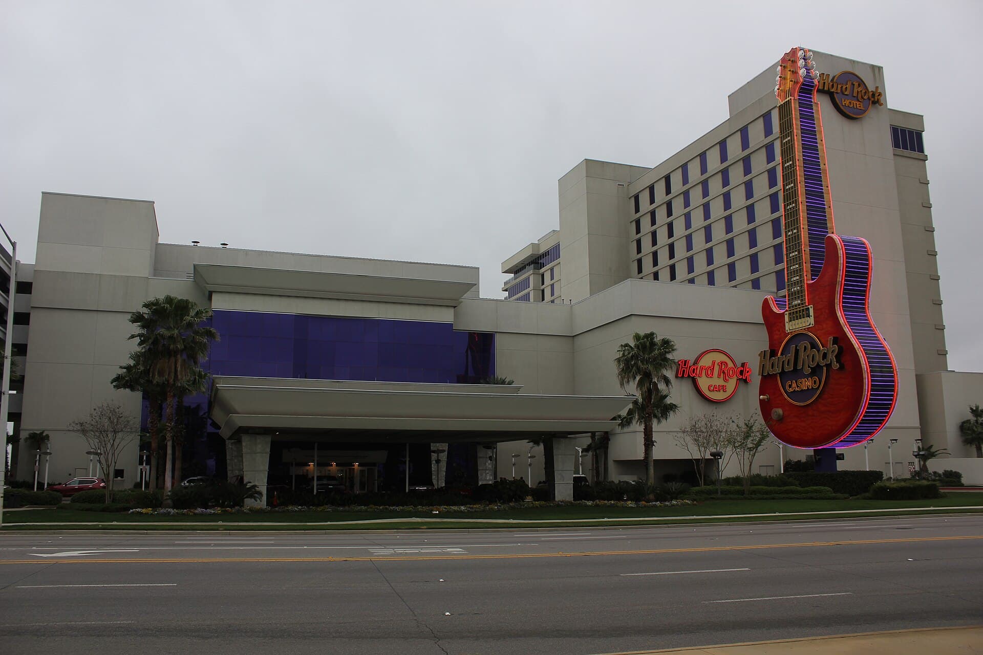 Hard Rock Casino and Hotel (via Wikimedia Commons, CC BY 2.0)