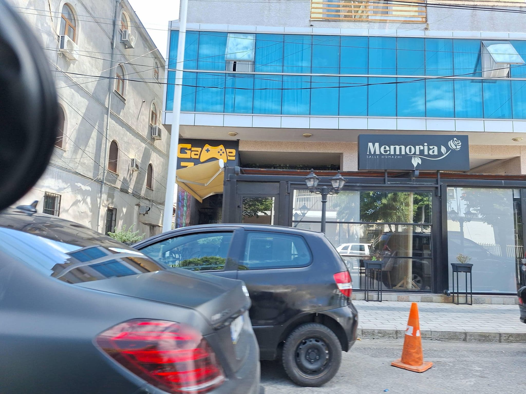 Street view near Alko Hotel, Shkodër — © denisju_osm (CC BY-SA · Mapillary)