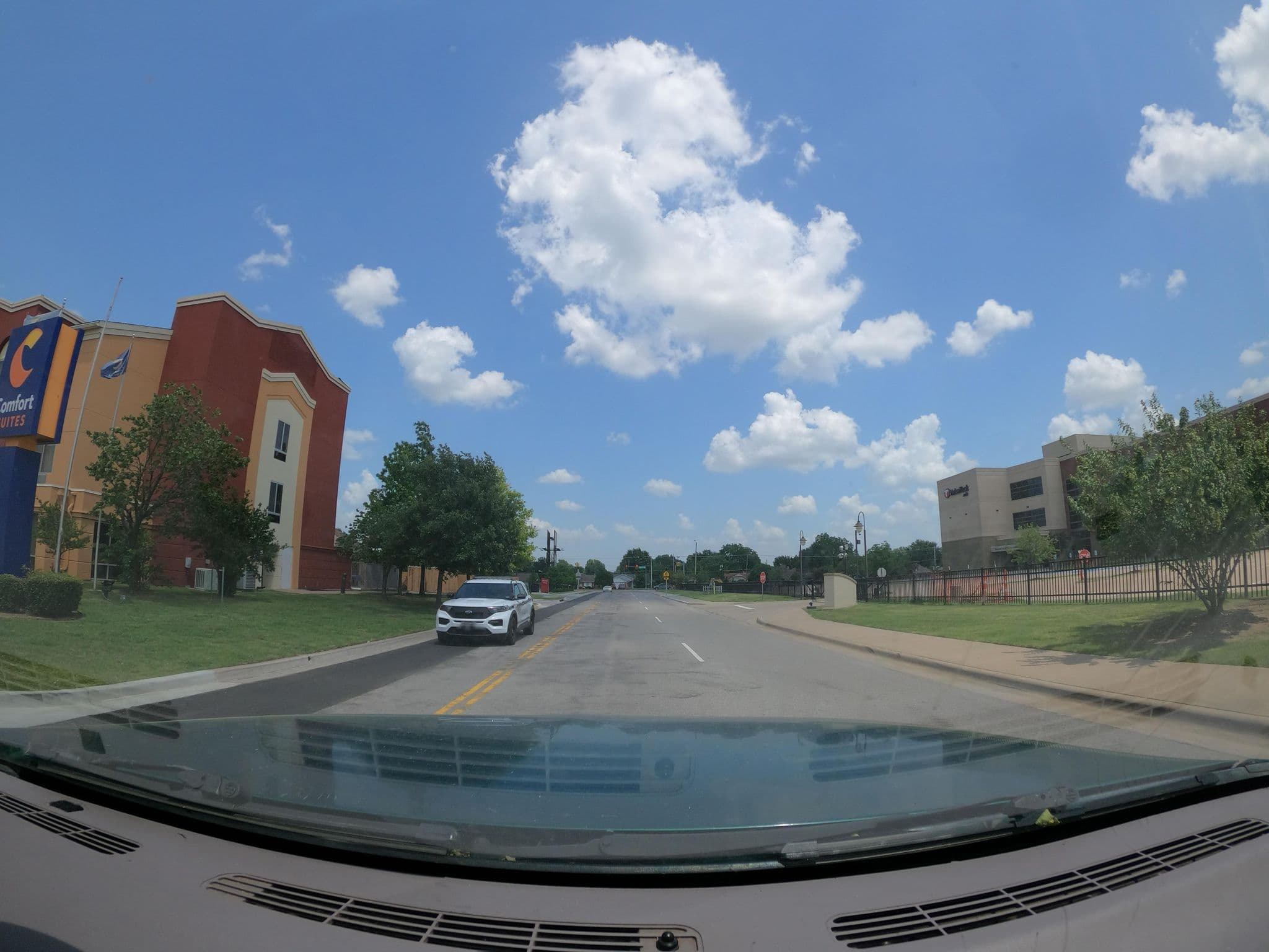 Street view near Comfort Suites, Tulsa — © baloouriza (CC BY-SA · Mapillary)