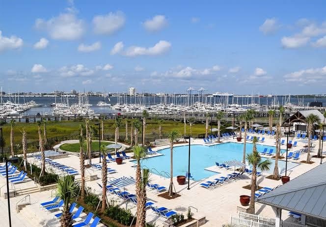 The Beach Club at Charleston Harbor Resort and Marina, Hotel in Charleston