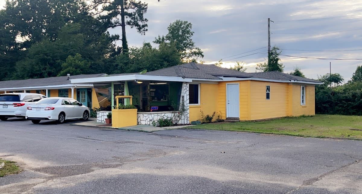 Lamplighter Inn, Motel in Childersburg