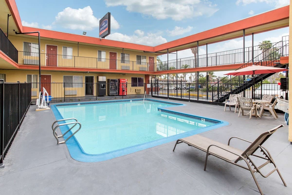 Howard Johnson Inn And Suites San Diego Area/Chula Vista, Hotel in Chula Vista