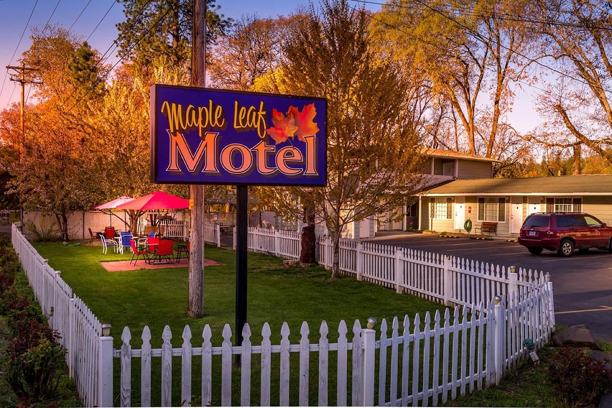 Maple Leaf Motel, Motel in Shady Cove