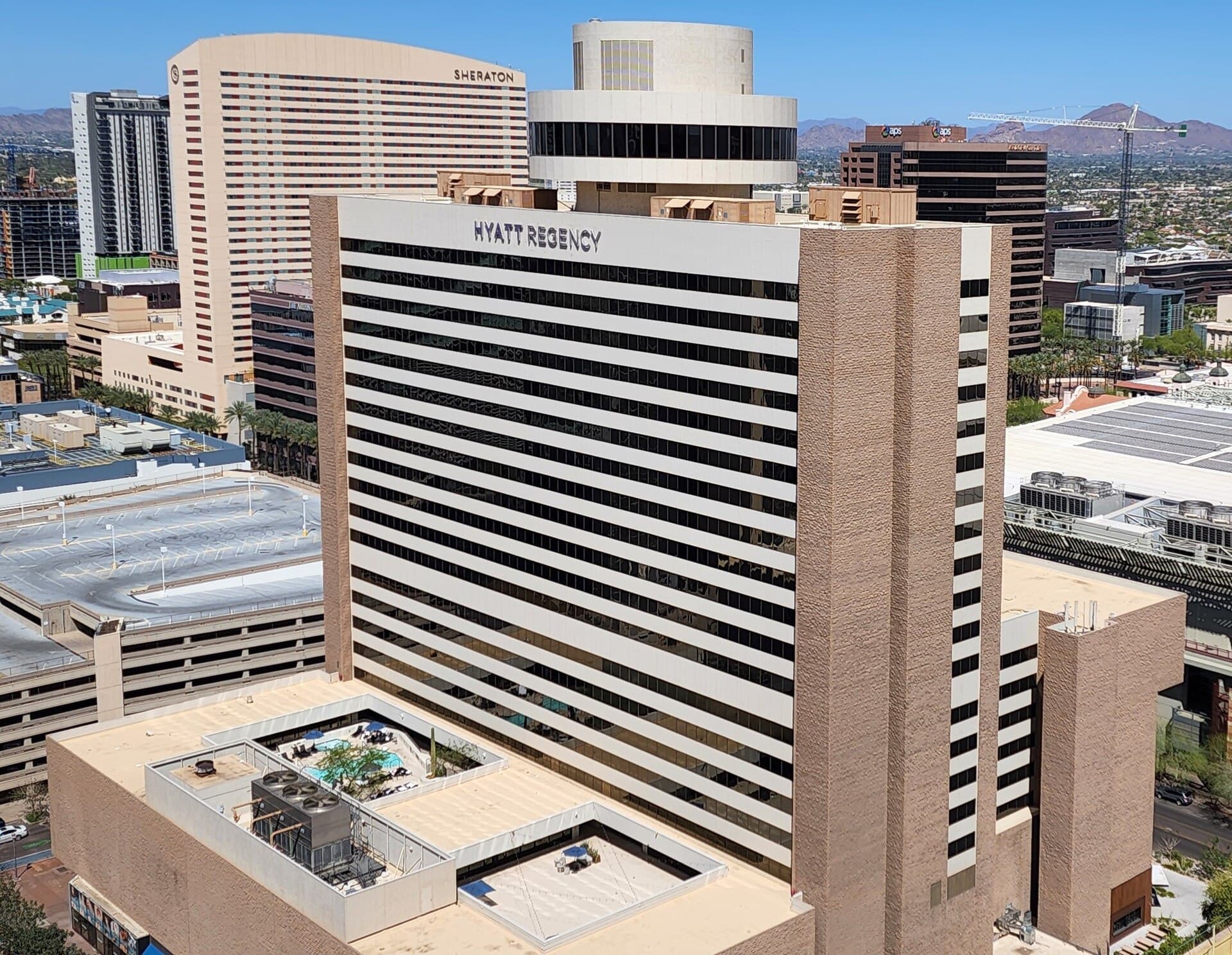 Hyatt Regency Phoenix (via Wikimedia Commons, CC BY-SA 4.0)