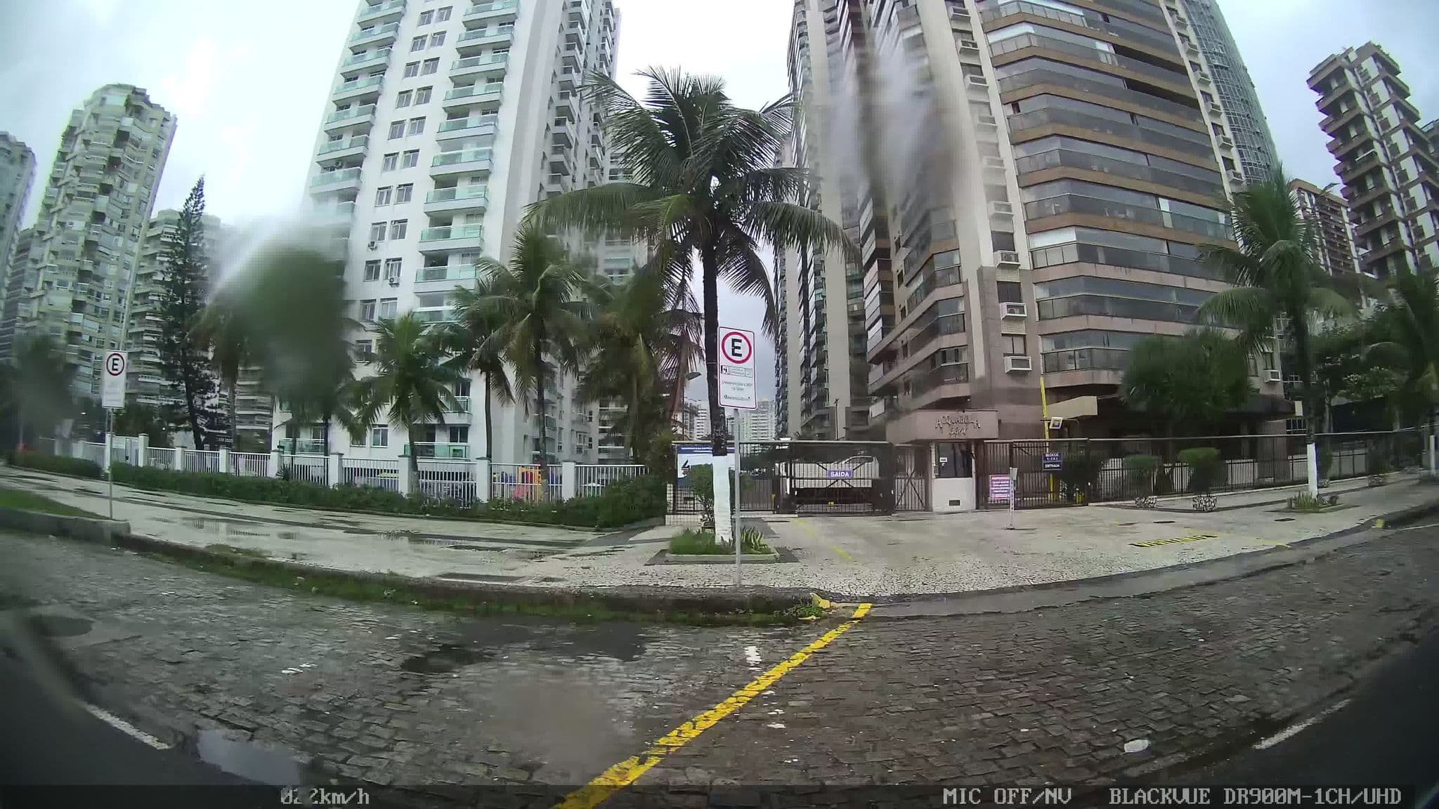 Street view near Aquabella, Barra da Tijuca — © kaart_1 (CC BY-SA · Mapillary)