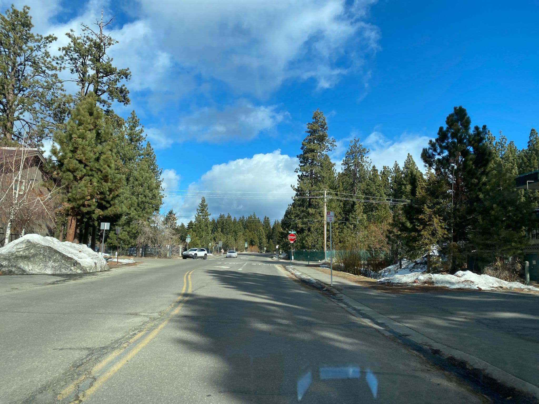 Street view near Parkside Lone Pine Lodge, Kingsbury — © brian7760 (CC BY-SA · Mapillary)