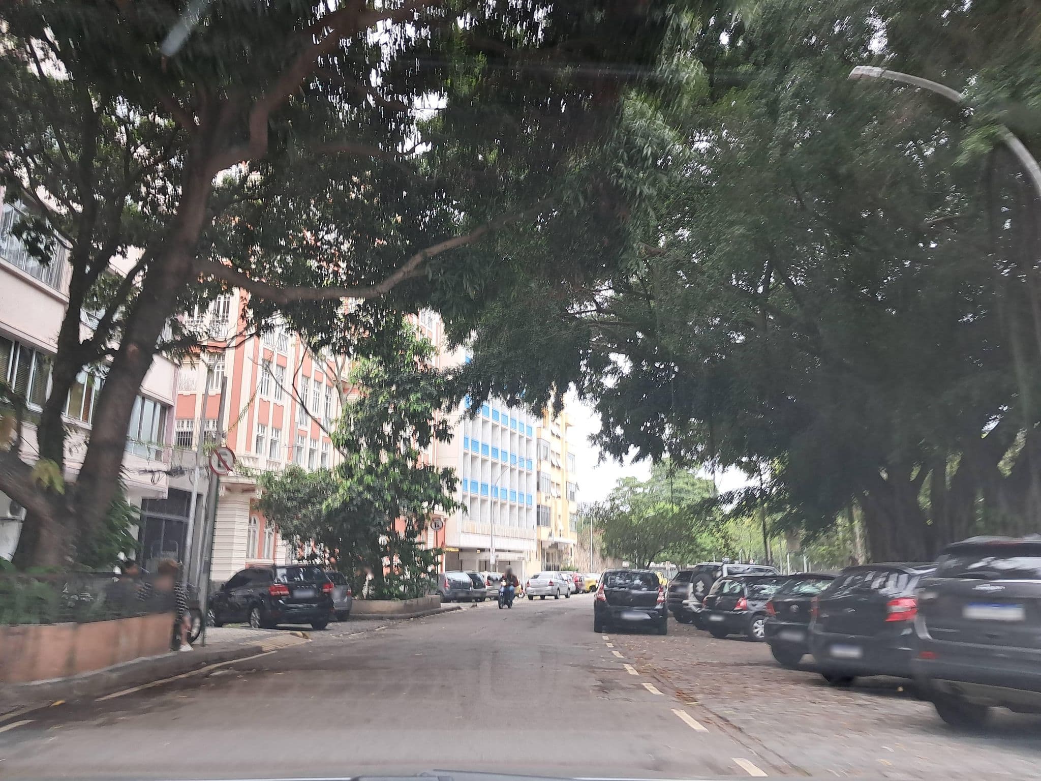 Street view near Golden hotel empresa gol, Catete — © enzostana (CC BY-SA · Mapillary)
