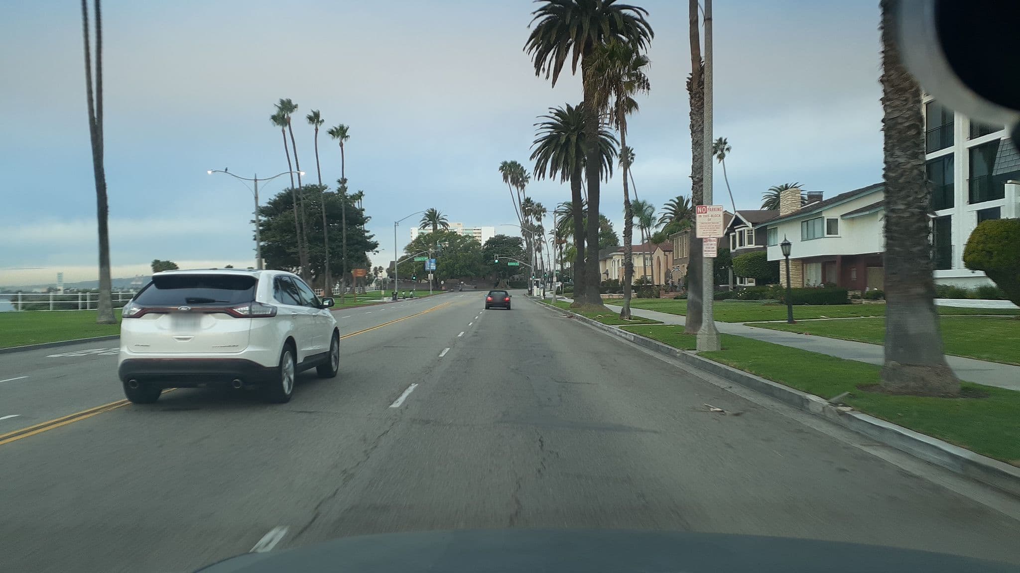 Street view near The Versailles, Long Beach — © veganmapper (CC BY-SA · Mapillary)