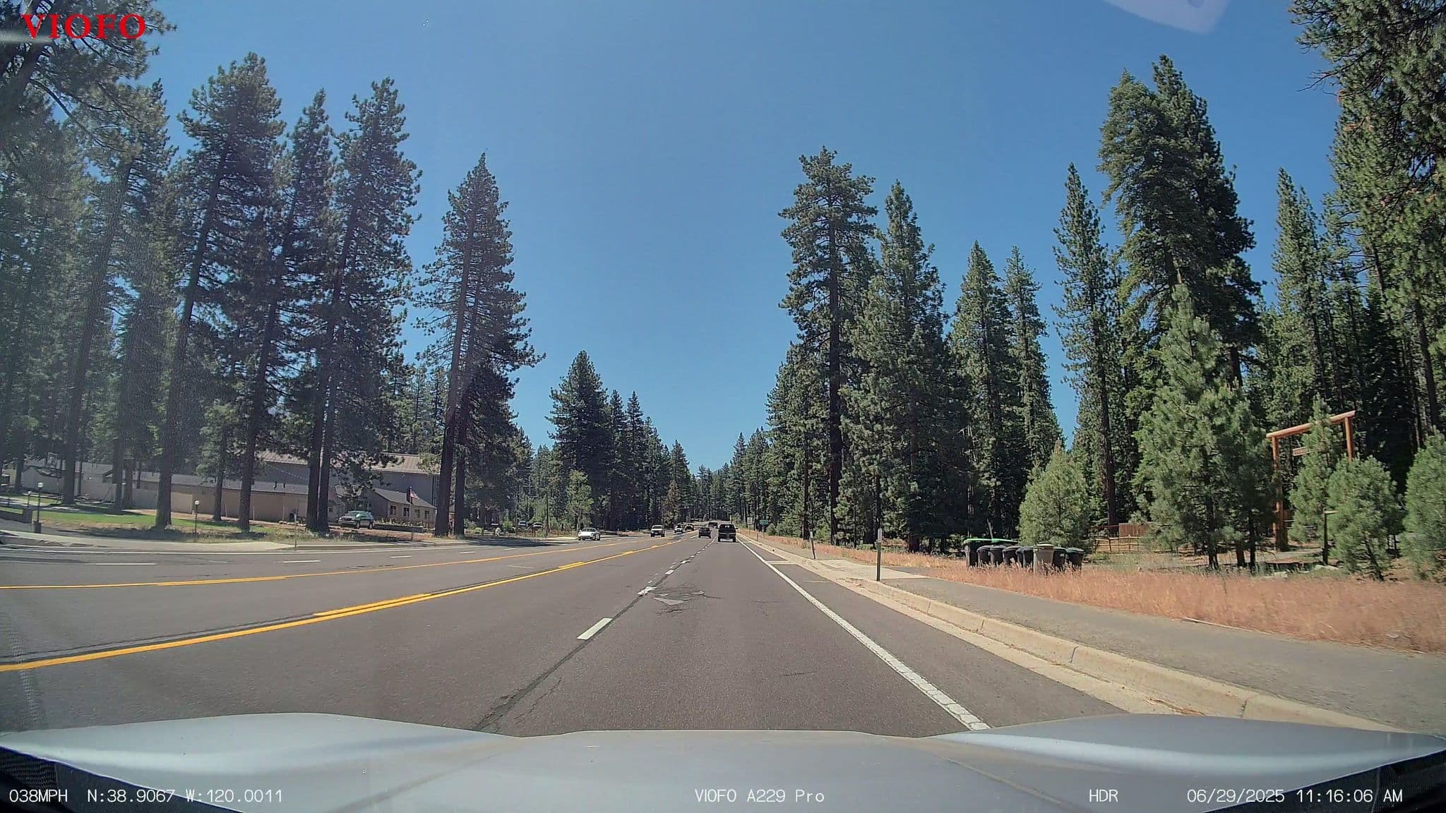 Street view near Emerald Bay Chalets, South Lake Tahoe — © juzza (CC BY-SA · Mapillary)