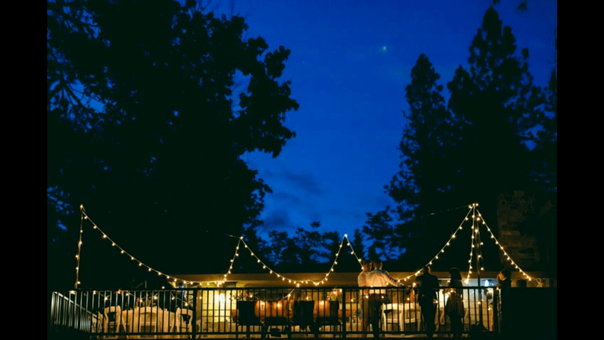 Mountain Shadows Resort, Mountain Hut in Foresthill