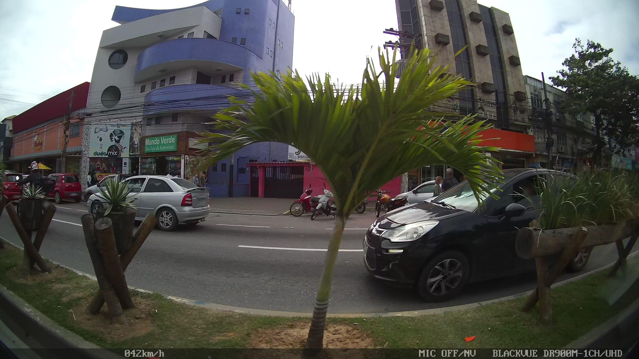 Street view near Pousada MariaMaria, Rio das Ostras — © kaart_2 (CC BY-SA · Mapillary)