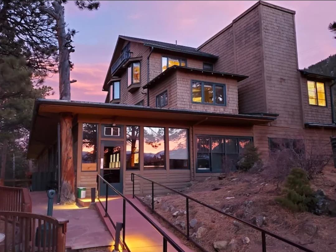 The Historic Crags Lodge, Hotel in Estes Park