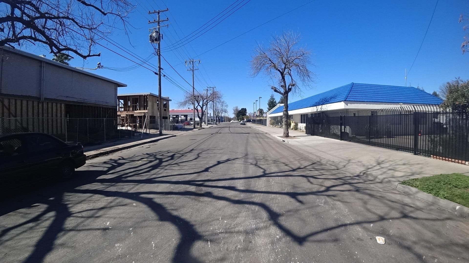 Street view near Travelodge, Old Fig Garden — © marker_geo (CC BY-SA · Mapillary)