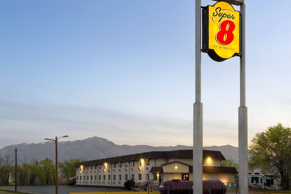Super 8 by Wyndham Ogden, Motel in Marriott-Slaterville