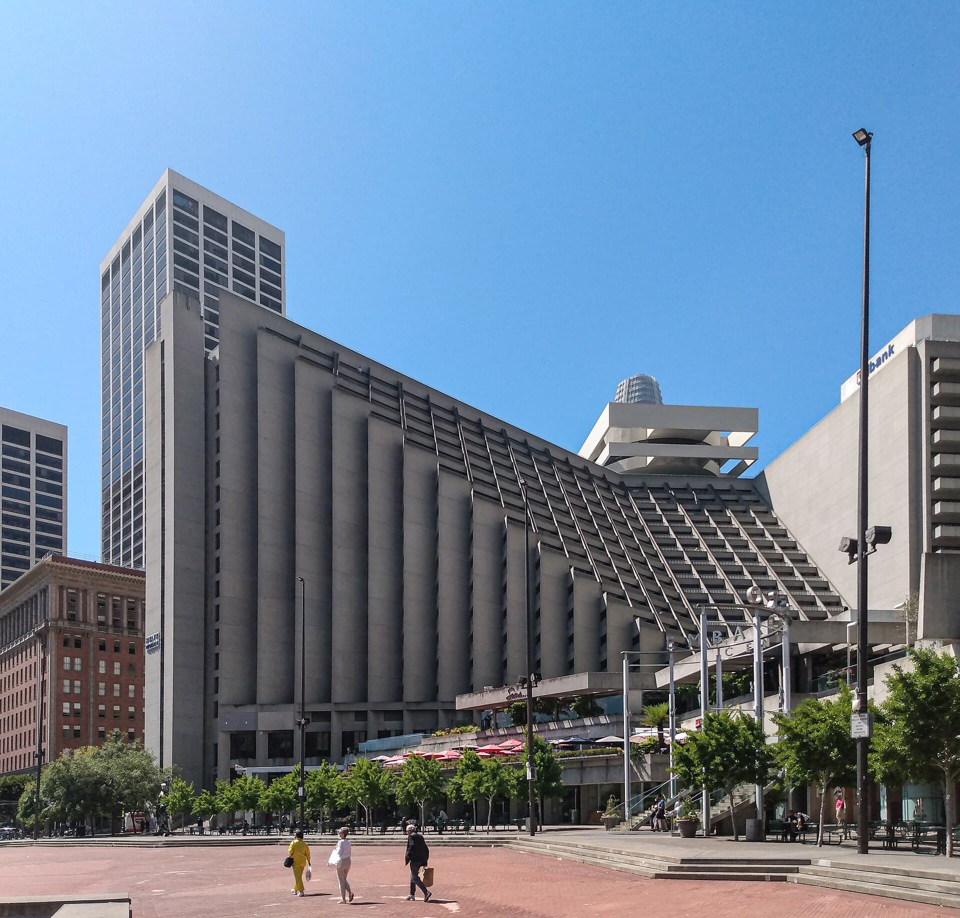 Hyatt Regency San Francisco (via Wikimedia Commons, CC BY-SA 4.0)
