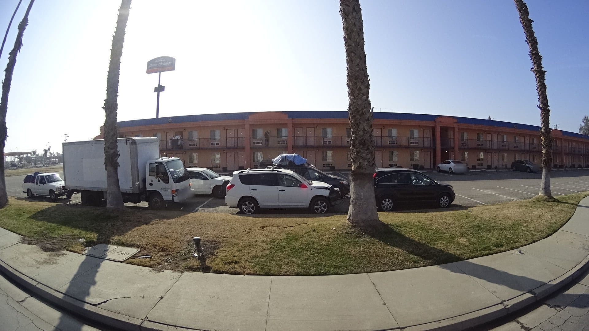 Street view near Howard Johnson Express Inn - Bakersfield, Bakersfield — © marker_geo (CC BY-SA · Mapillary)