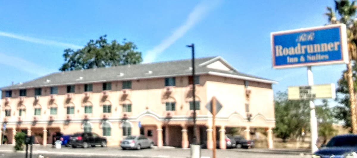 Roadrunner Inn & Suites, Motel in Bakersfield