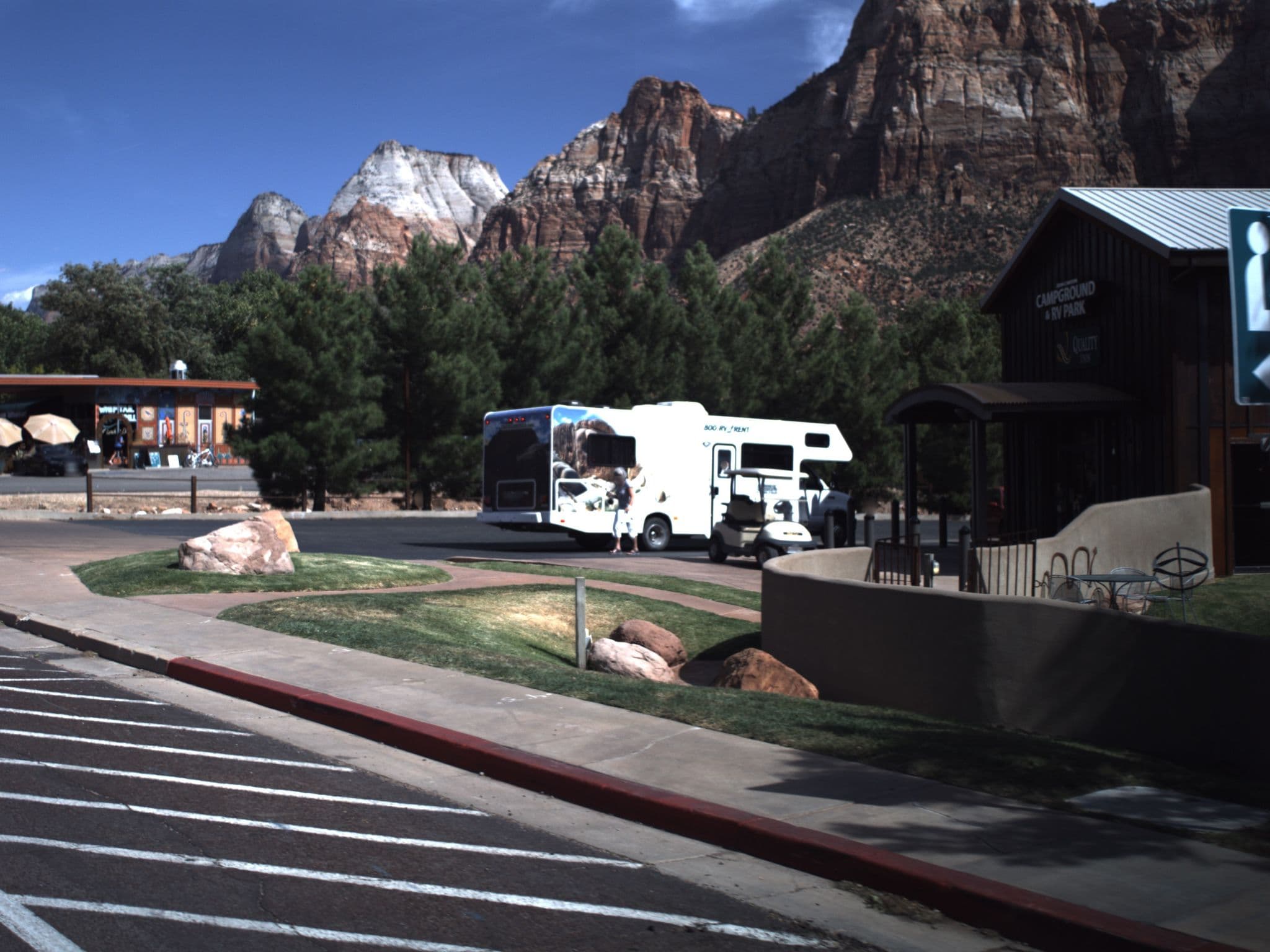 Street view near Quality Inn Springdale at Zion Park, Hildale — © asellars (CC BY-SA · Mapillary)