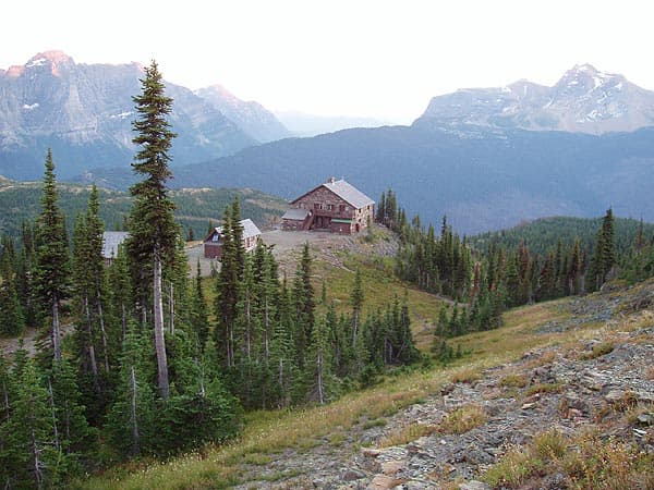 Granite Park Chalet (via Wikimedia Commons, Public domain)