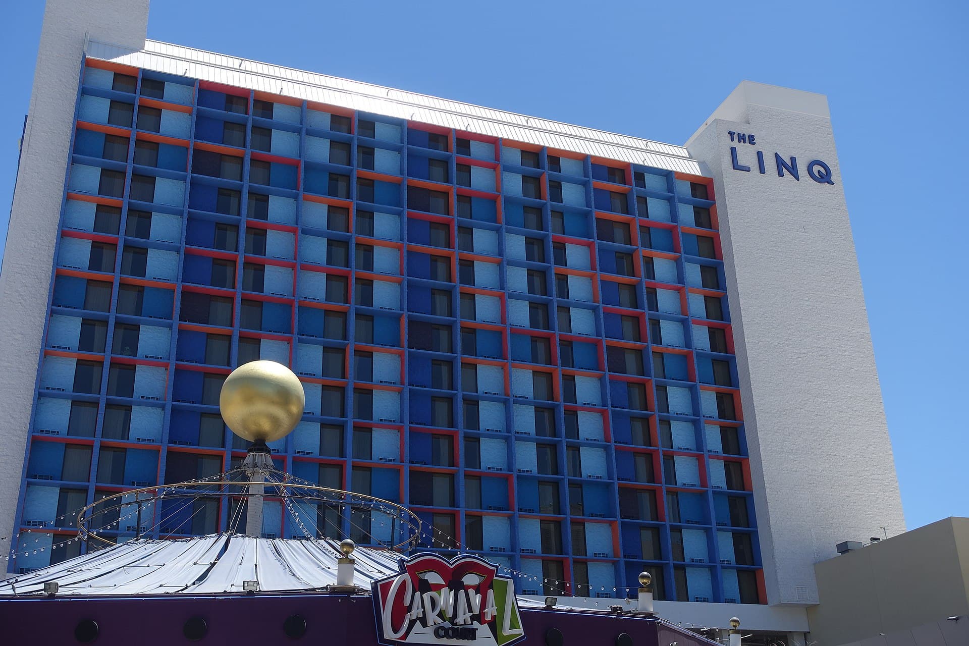 The LINQ Hotel + Experience (via Wikimedia Commons, CC BY 2.0)