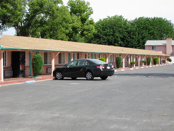Crest Motel, Motel in West Sacramento
