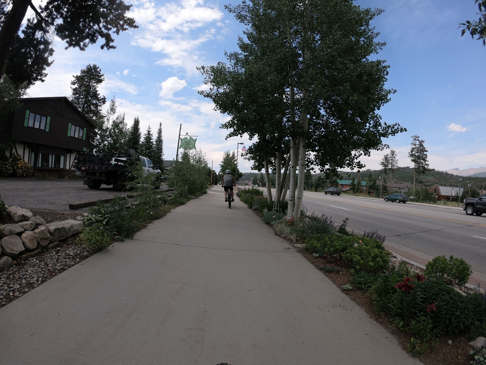 Street view near Arapahoe Ski Lodge, Idaho Springs — © toebee (CC BY-SA · Mapillary)