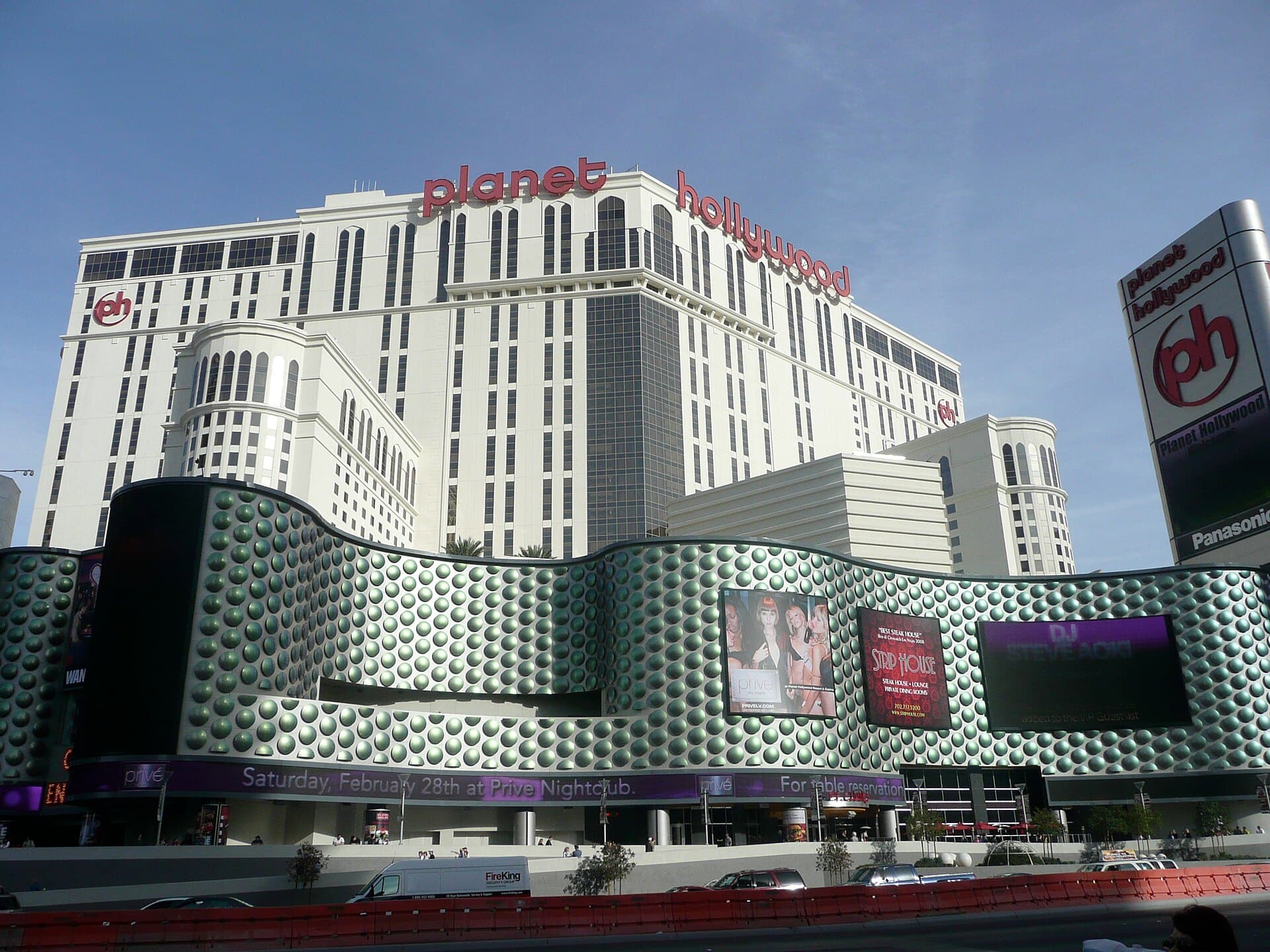 Planet Hollywood Resort and Casino (via Wikimedia Commons, CC BY 3.0)