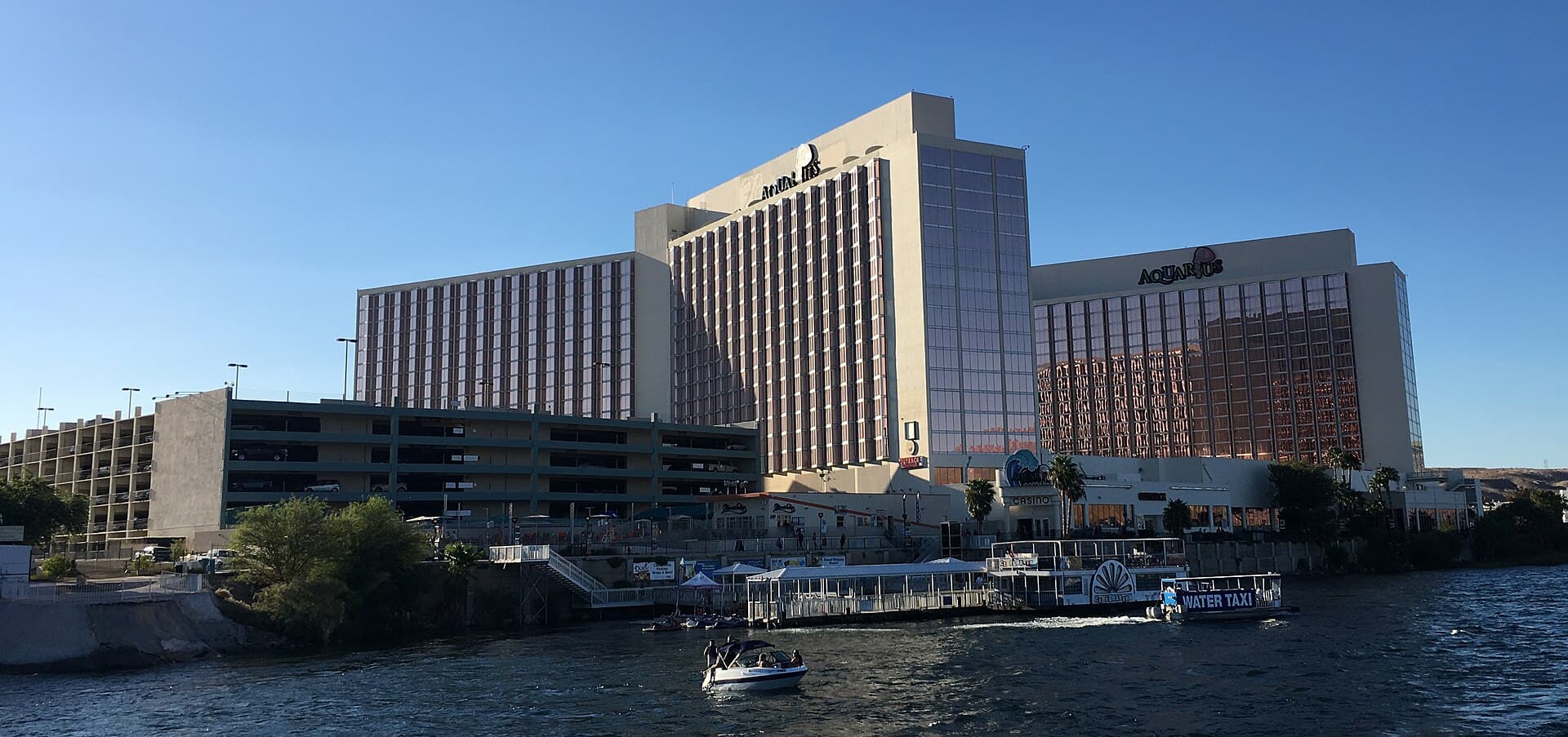 Aquarius Casino Resort (via Wikimedia Commons, CC BY-SA 4.0)